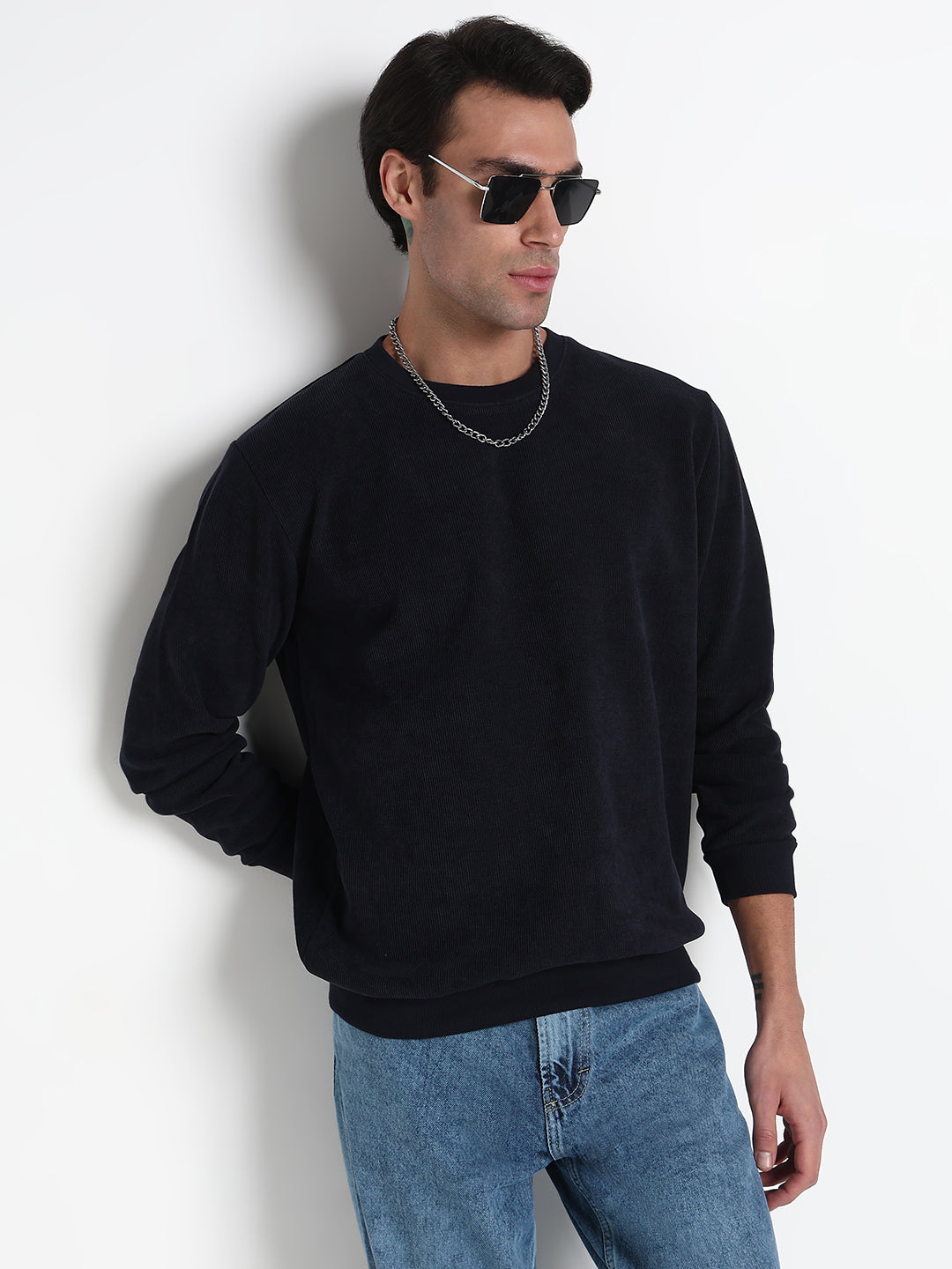 Men's Navy Blue Solid Round Neck Pullover Sweatshirt