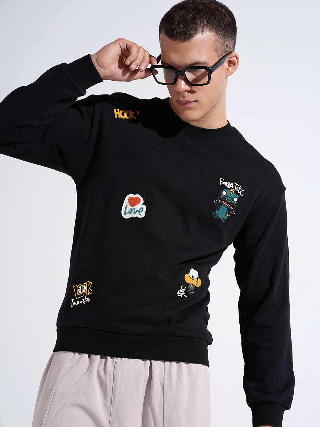 Men's Graphic Patchwork Black Round Neck Regular Fit Sweatshirt