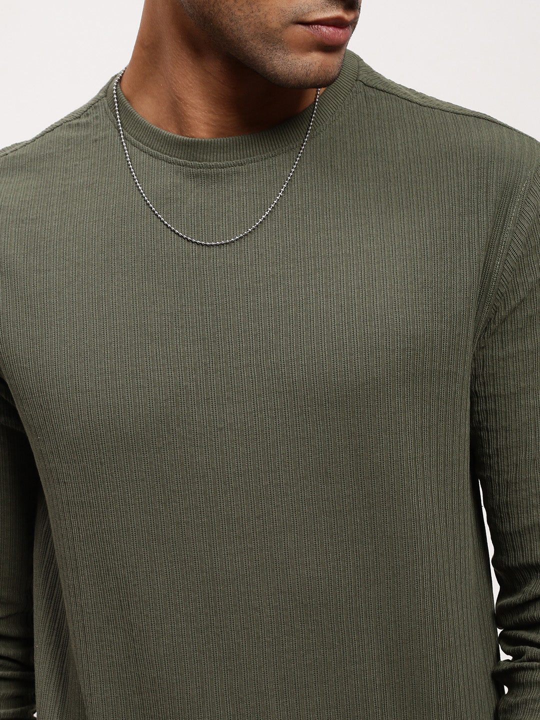 Men's Green Solid Round Neck Sweatshirt